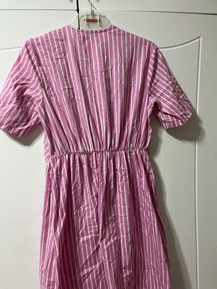 Pembe Çizgili V Yakalı Uzun Elbise - Görsel 5