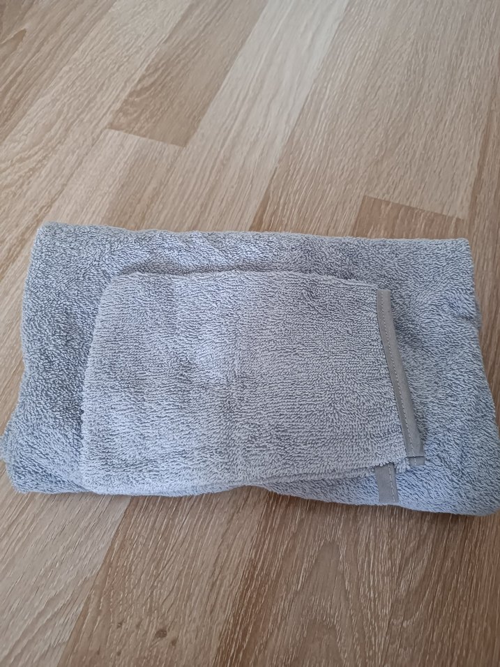 Kapüşonlu Gri Erkek Çocuk Bornoz ve Havlu - Görsel 3