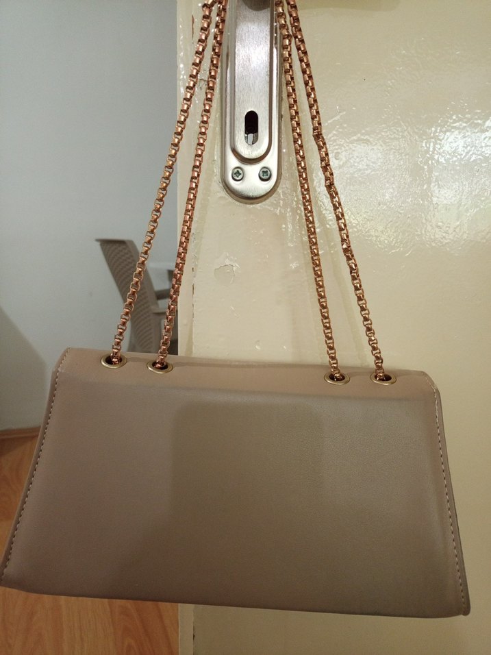 Zincir Detaylı Bej Deri Kadın Çanta - Görsel 2