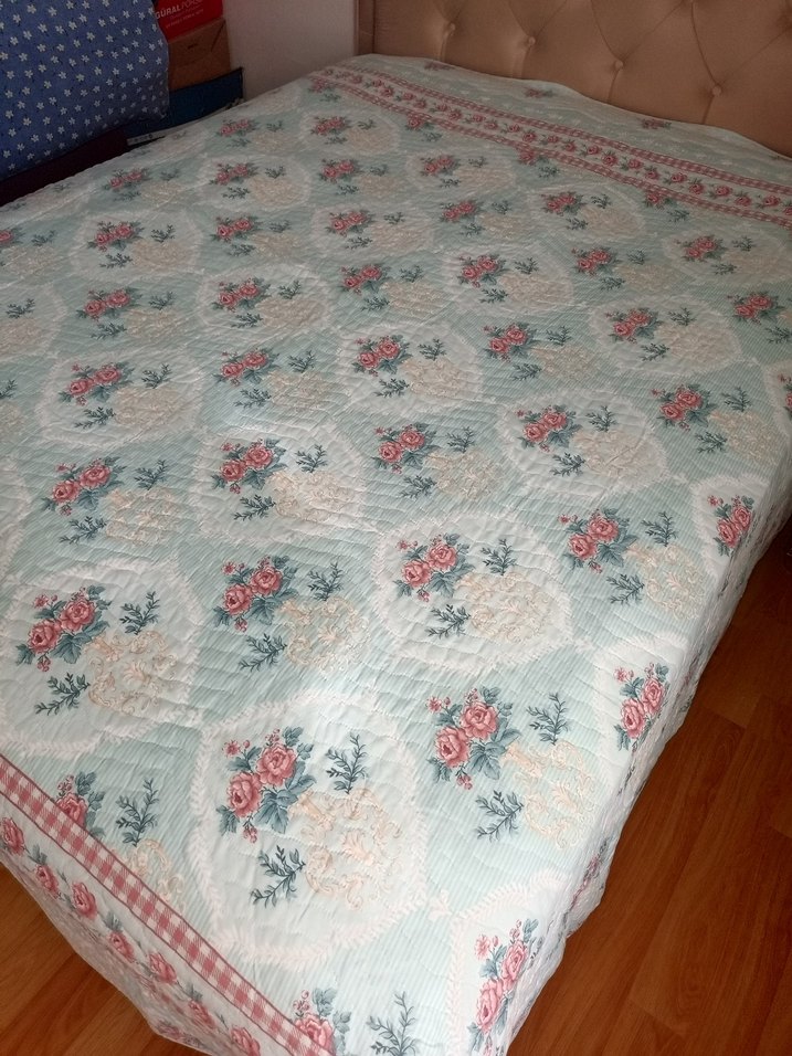 Çiçek Desenli Pastel Renkli Yatak Örtüsü - Görsel 5