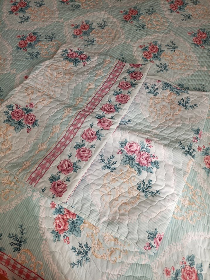 Çiçek Desenli Pastel Renkli Yatak Örtüsü - Görsel 3