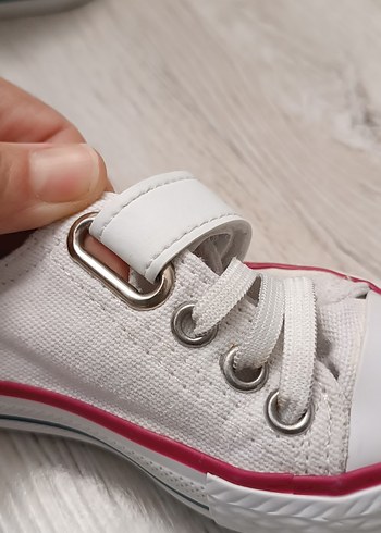 22 Beden çocuk Converse Beyaz Bantlı Spor Ayakkabı