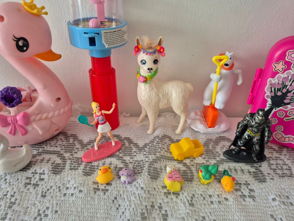 Pastel Pembe Figürler ve Oyuncak Seti - Görsel 4