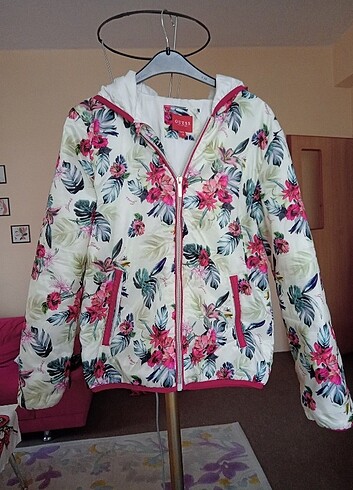 13-14 Yaş Beden çeşitli Renk Guess mont