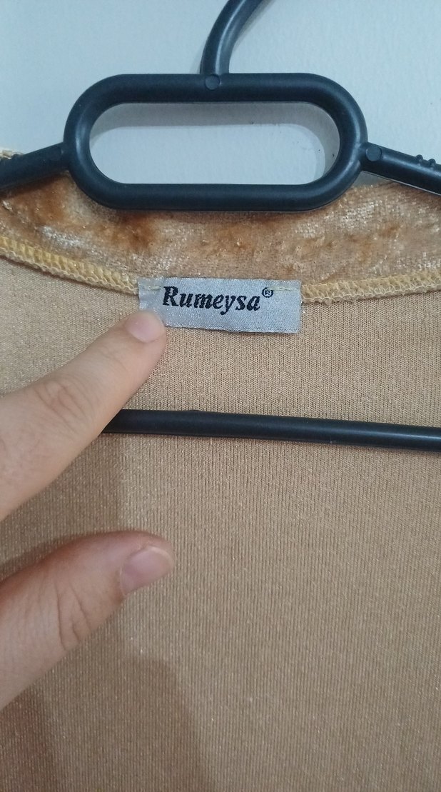 Bej Süet Mini Düğmeli V Yaka Kadın Hırka - Görsel 2