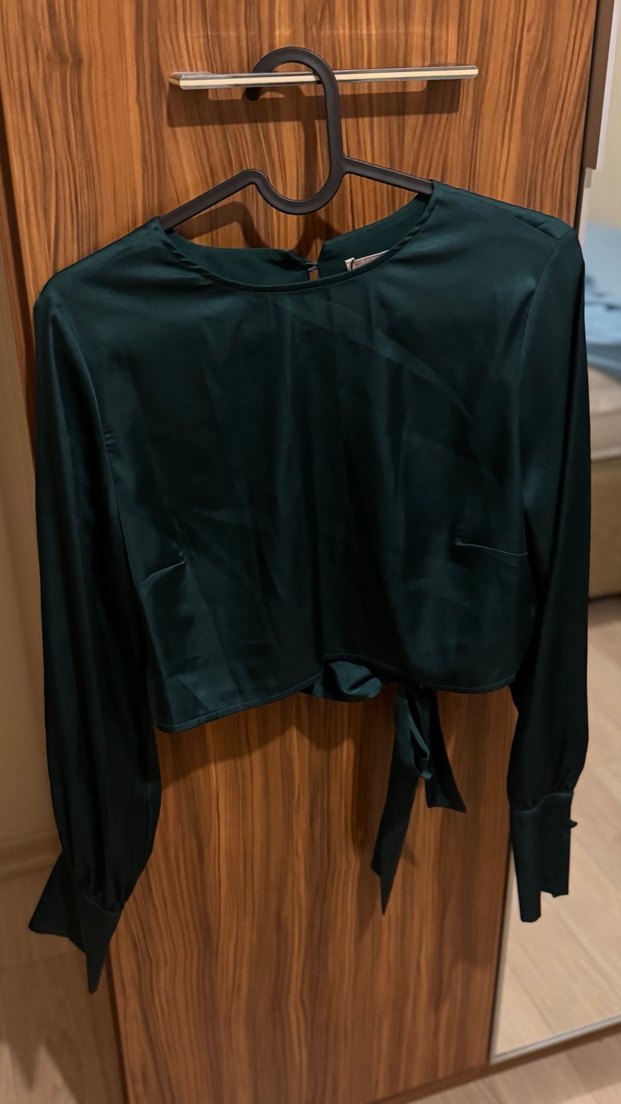 Etiketli Yeşil Kadın Saten Bluz - Görsel 2