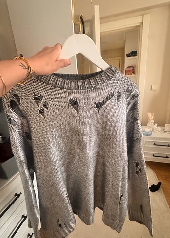 Gri Delikli Triko Kadın Kazak - Görsel 3