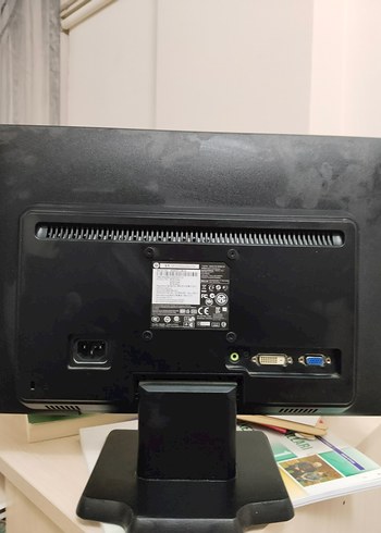 Siyah HP Monitör - Görsel 2