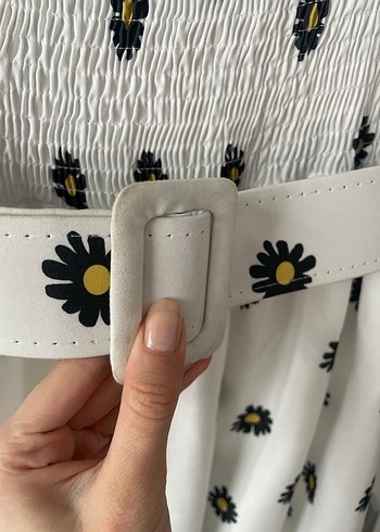 Beyaz Çiçek Desenli  Elbise - Görsel 4