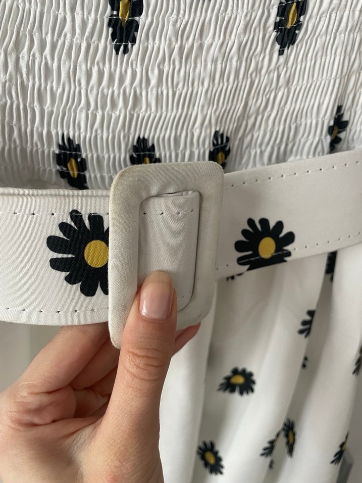 Beyaz Çiçek Desenli  Elbise - Görsel 4