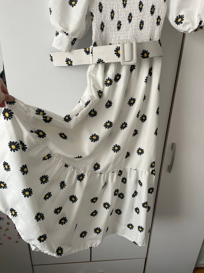 Beyaz Çiçek Desenli  Elbise - Görsel 2