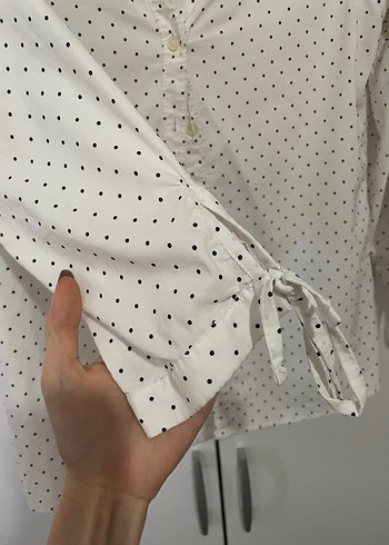 Uzun Kollu Beyaz Puantiyeli Kadın Gömlek - Görsel 2
