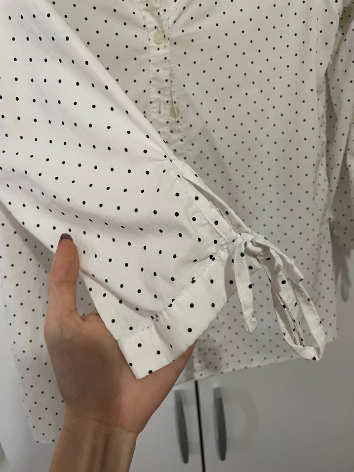 Uzun Kollu Beyaz Puantiyeli Kadın Gömlek - Görsel 2