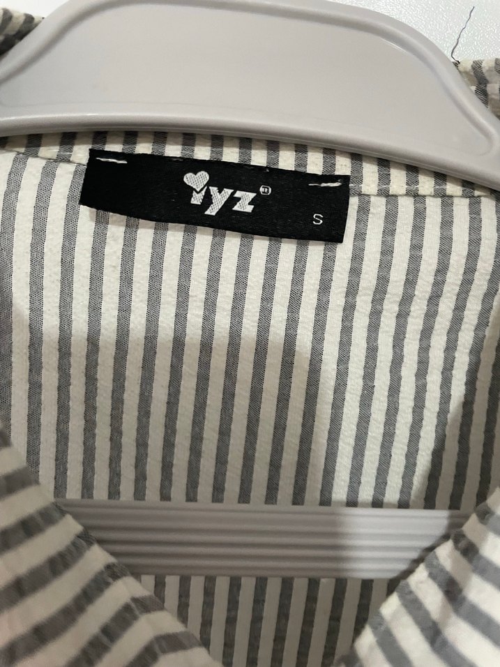 Düğmeli Kısa Kollu Çizgili Gömlek - Görsel 3