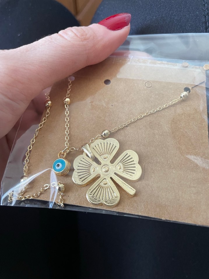 Altın Renkli Zincirli Yonca Kolye - Görsel 2