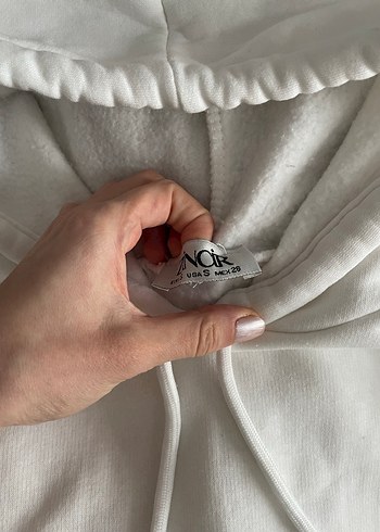 Beyaz Kapüşonlu Kadın Sweatshirt - Görsel 3