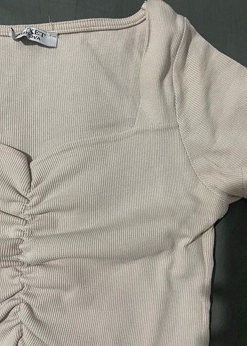 Kısa Kollu Bej Bluz - Görsel 3