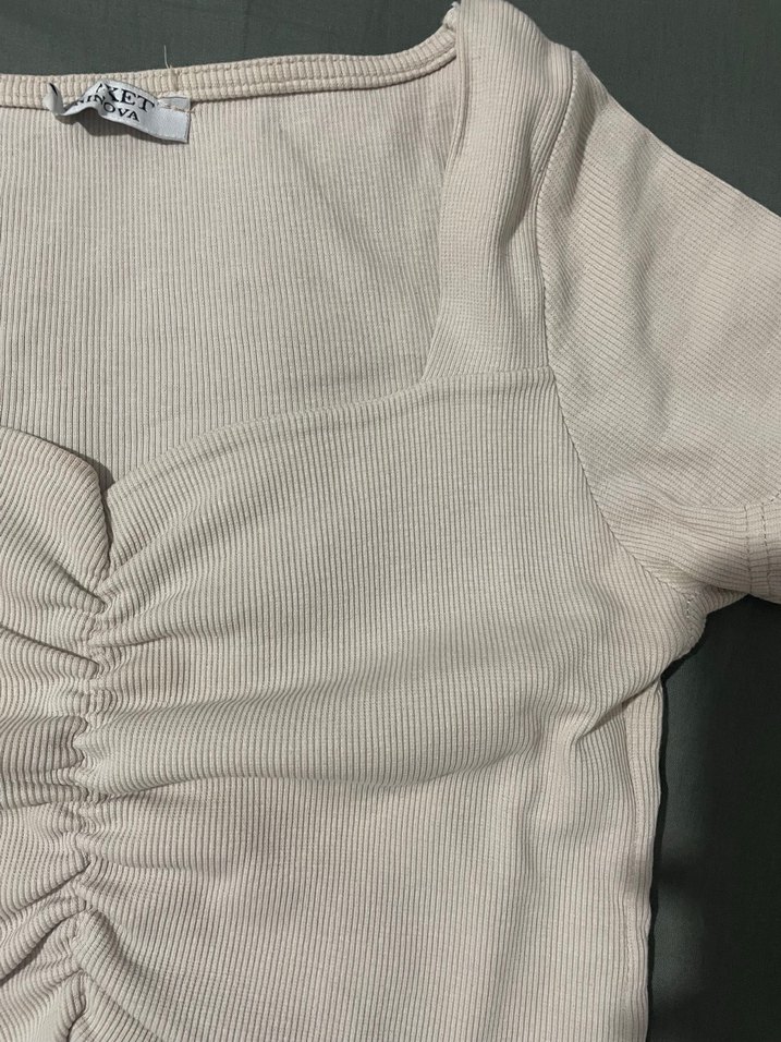 Kısa Kollu Bej Bluz - Görsel 3