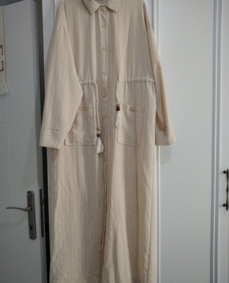 Bej Uzun Kollu Düğmeli elbise - Görsel 3