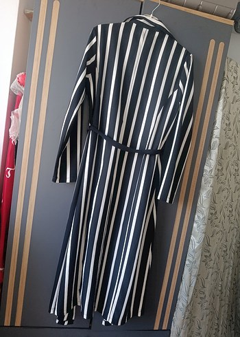 Uzun Siyah-Beyaz Çizgili Kadın Ceket - Görsel 5