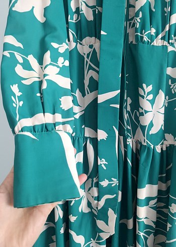Yeşil Çiçek Desenli Uzun Piliseli Elbise - Görsel 5