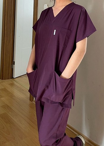 V Yaka mürdümRahat Kesim scrubs - Görsel 2