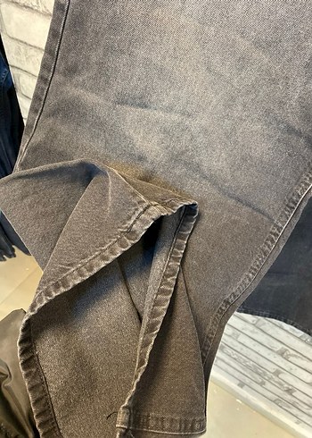 Siyah Bol Kesim Midi Kot Pantolon - Görsel 3