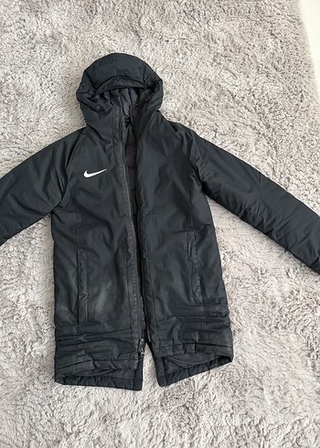 Nike Siyah Kapusonlu Sisme Mont