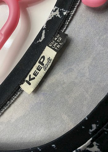 Kısa Kol Siyah Batik Crop Top - Görsel 2