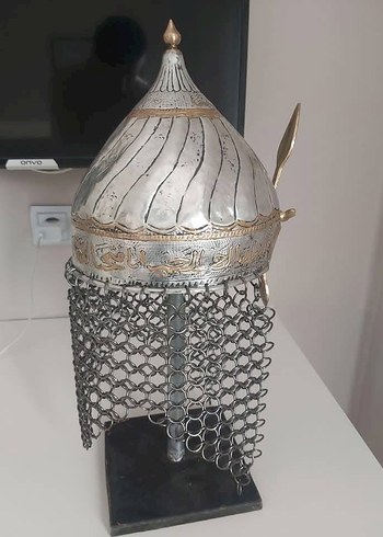 Altın Renkli Parlak Dekoratif Miğfer - Görsel 7