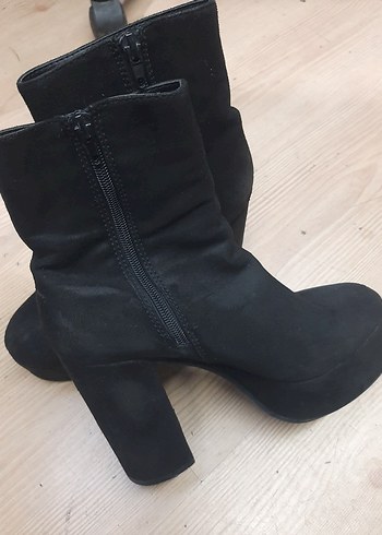 Nakışlı Siyah Süet Kadın Topuklu Bot - Görsel 3