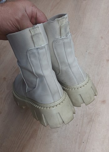 Beyaz Kadın Platformlastik Bot - Görsel 4