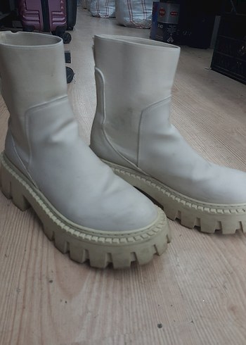 Beyaz Kadın Platformlastik Bot - Görsel 7