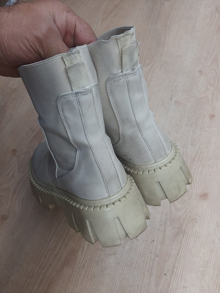 Beyaz Kadın Platformlastik Bot - Görsel 4