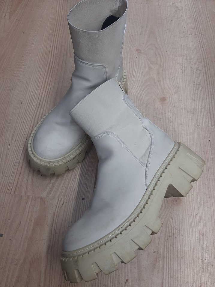 Beyaz Kadın Platformlastik Bot - Görsel 2