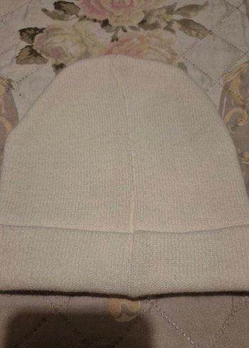 Beyaz Örgü Kadın Bere - Görsel 2