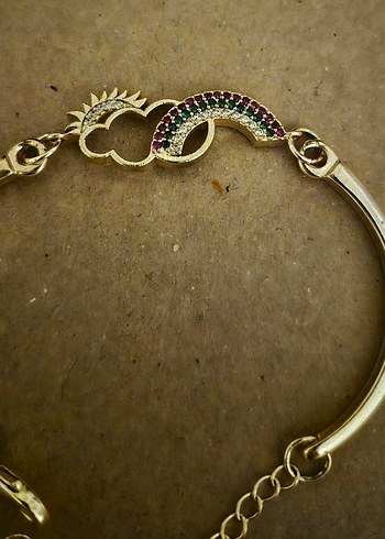 Renkli Taşlı Zincir Detaylı Altın Rengi Bileklik - Görsel 3