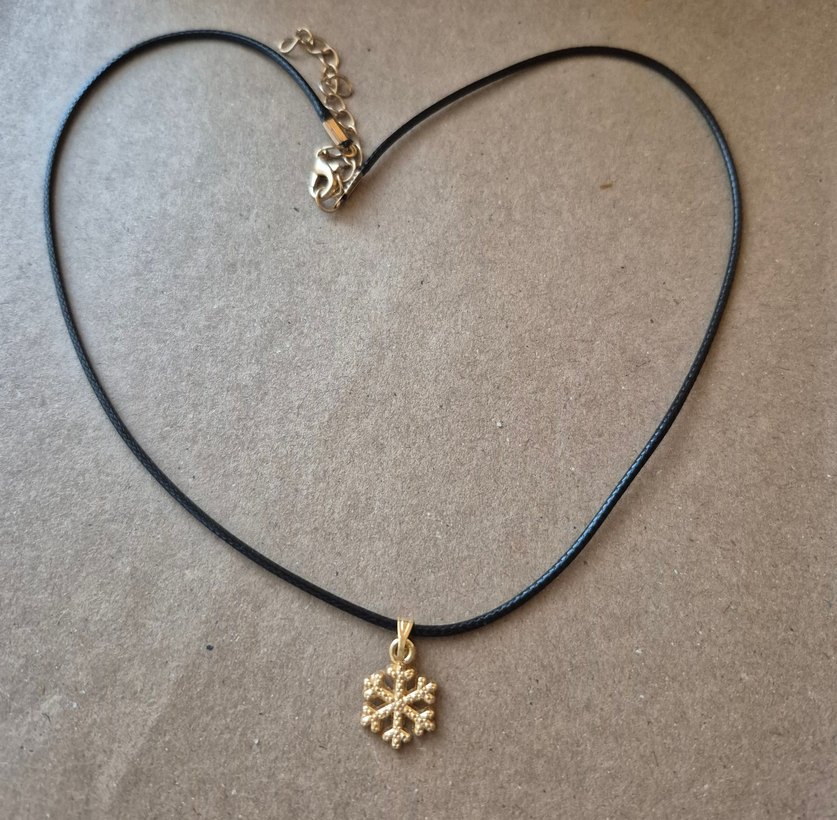 Altın Renkli İp Detaylı Midi Kar Tanesi Kolye - Görsel 2