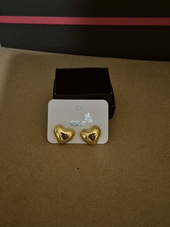 Altın Renk Mini Kalp Küpeler - Görsel 4