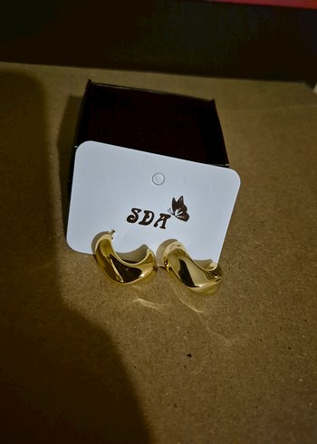 Parlak Mini Altın Kadın Küpeler - Görsel 2