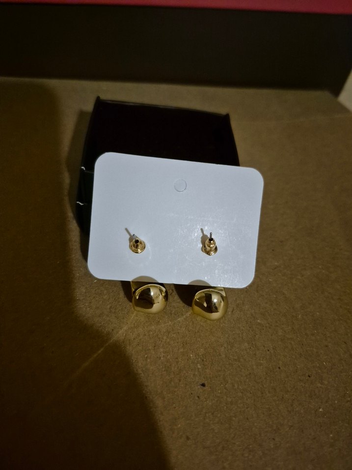 Parlak Mini Altın Kadın Küpeler - Görsel 3