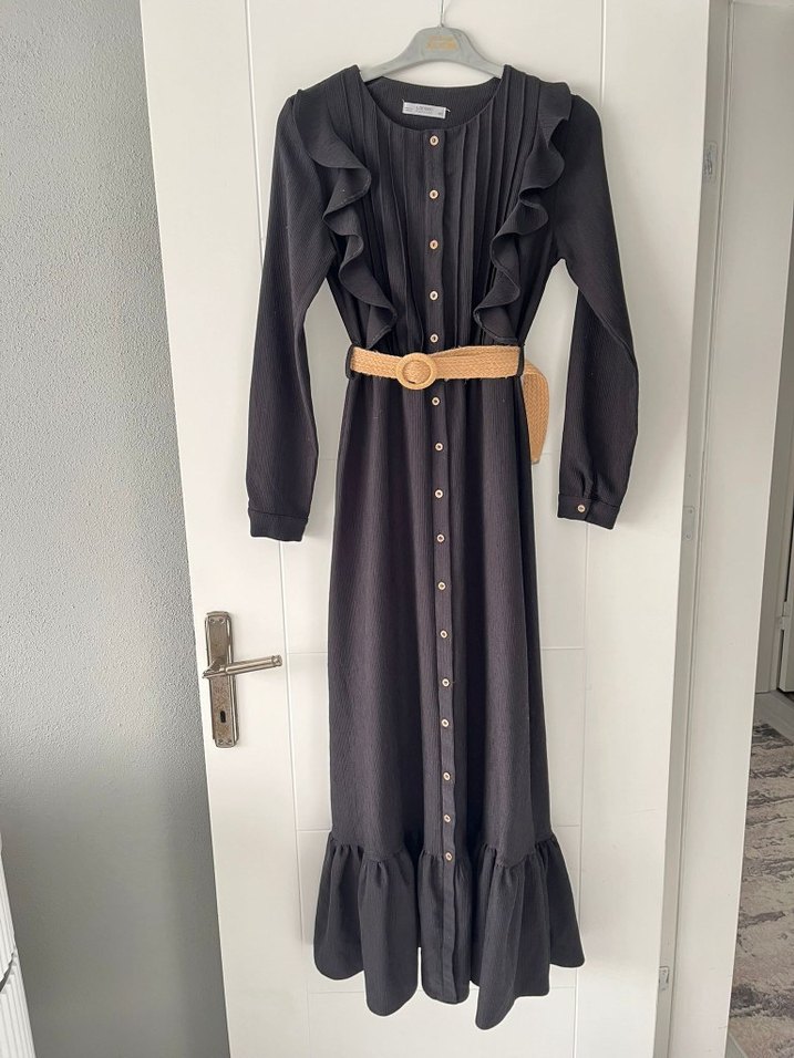 Kadın Siyah Uzun Fırfırlı Elbise - Görsel 2