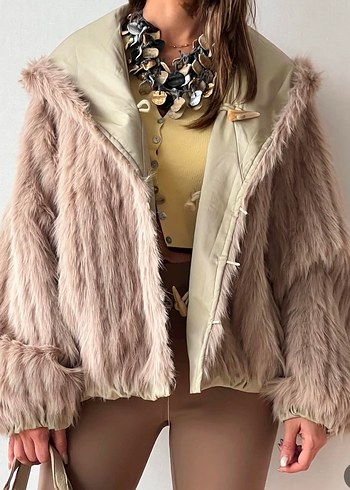 Bej Kısa Çift Taraflı Kadın Ceket, Kürklü Yaka, Salaş - Görsel 2