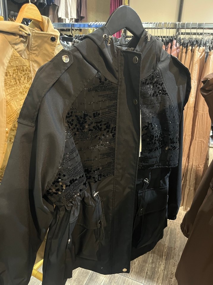 Kapüşonlu Uzun siyah payetli Kadın Ceket - Görsel 3