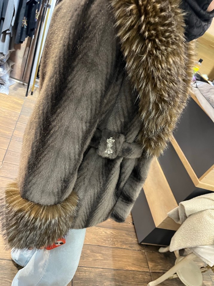 Kahverengi Kürklü Uzun Kadın Kaban - Görsel 3