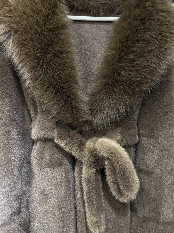 Uzun Bej Süet Kürk Detaylı Kadın Kaban - Görsel 2