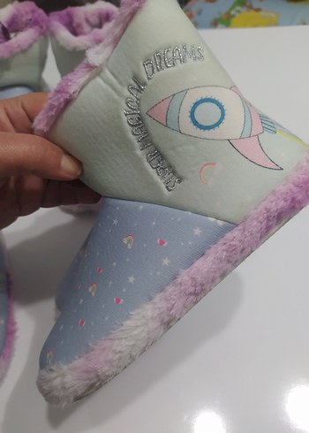 Polaris Kız Çocuk Mor Peluş Detaylı Sıcak Terlik 29 ve 31 mevcut - Görsel 3