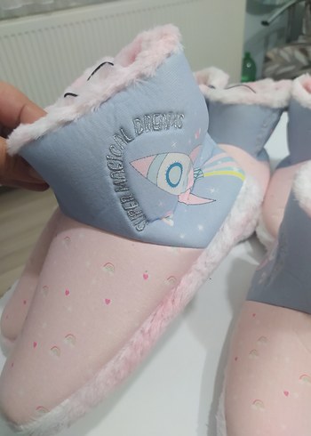 Polaris Kız Çocuk Pembe Peluş Ev panduf 29 31 mevcut - Görsel 2