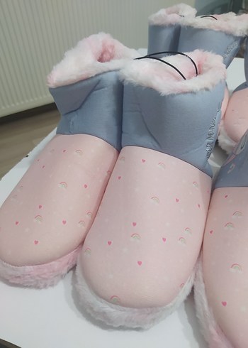 Polaris Kız Çocuk Pembe Peluş Ev panduf 29 31 mevcut - Görsel 4