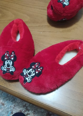 Kız Çocuk Kırmızı Nakışlı Sıcak Ev Terliği  3 adet mevcut 24 25 - Görsel 2